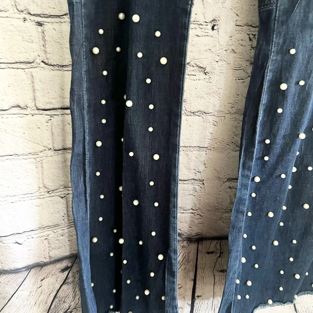 Flare jeans with pearls. Size 3X